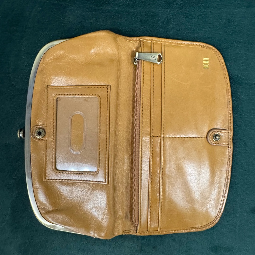 Hobo wallet tan